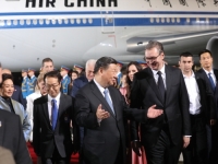 CORAXOV KUTAK: Pogledajte kako predsjednik Kine Xi Jinping urpavlja predsjednikom Srbije...