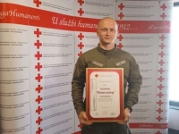 SPASIO ŽIVOT SUGRAĐANKI: Hrabri policajac Arnel Keleštura dobitnik priznanja Crvenog križa