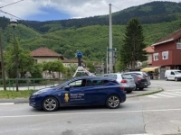 OBILAZE I SNIMAJU GRADOVE U BiH: Google Street View vozilo primijećeno u Hrasnici (FOTO)