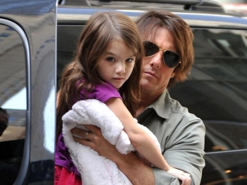 SADA JE SLUŽBENO: Kćerka Toma Cruisea se odrekla slavnog oca, promijenila i ime