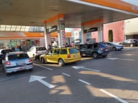 UNATOČ PADU CIJENA BARELA NA SVJETSKOM TRŽIŠTU: Naftaši u BiH ne razmišljaju o pojeftinjenju goriva