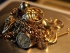 GRAM KOŠTA 50 MARAKA: Dok političari sebi povećavaju plaće, građani prodaju porodično zlato kako bi preživjeli... (VIDEO)