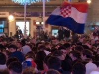 VELIKO SLAVLJE U SUSJEDSTVU: Vatreni sletjeli u Zagreb, na aerodromu dočekani kao kraljevi