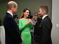 BESPRIJEKORAN IZGLED: Kate Middleton zablistala na dodjeli nagrada, za potpun dojam izabrala skupocjeni nakit iz kraljevske kolekcije (FOTO)