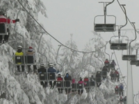 ODUŠEVLJENJU NEMA KRAJA: Dalmatinci okupirali skijaške staze u Bosni i Hercegovini, pogledajte kako se snalaze na snijegu… (VIDEO)
