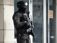 VELIKA POLICIJSKA AKCIJA U TUZLANSKOM KANTONU: Pogledajte šta je sve pronađeno (FOTO)