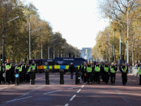 SUKOBI S POLICIJOM U LONDONU PRED PROPALESTINSKI MARŠ, OKUPLJENI UZVIKIVALI: 'Više niste Englezi!' (VIDEO)