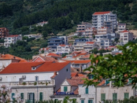 GRAĐANI ZABRINUTI OD NOVOG VALA APARTMANIZACIJE: U Makarskoj postoji 1.000 stanova u kojima niko dosad nije boravio