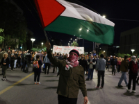 KROZ CENTAR ATINE: Hiljade ljudi marširalo kako bi obilježili 50 godina od studentskog ustanka, mnogi sa palestinskim zastavama (FOTO)