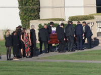 ISPRATILA GA JE CIJELA EKIPA 'PRIJATELJA': U Los Angelesu pokopan Matthew Perry