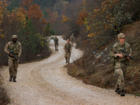 PRIKUPLJAJU OBAVJEŠTAJNE PODATKE O SUMNJIVIM AKTIVNOSTIMA: Britanski vojnici patroliraju granicom Kosova i Srbije