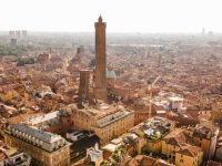 IZGRAĐEN JE U 12. VIJEKU: Krivi toranj u Bolonji zatvoren zbog straha da bi se mogao srušiti