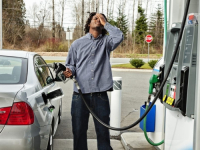 STRUČNJAK OTKRIO TRI GREŠKE: Ove greške treba da izbjegavate dok točite gorivo – u suprotnom više ćete platiti