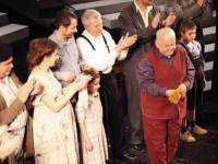 'SB' SJEĆANJA / 'OTAC' U BEOGRADU: Krema beogradskog glumišta došla je prije 13 godina, na Svjetski dan pozorišta, u Atelje 212 da se pokloni ABDULAHU SIDRANU