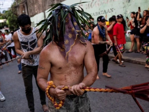 ESKTREMNA DJELA VJERE: Filipinci obilježavaju Veliki petak razapinjanjem i bičevanjem