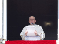 NOSIO TRI SKRIVENA NOŽA NA PREPUNOM TRGU SVETOG PETRA U VATIKANU: Tog dana papa Franjo je održavao...