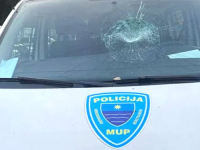OGLASILA SE POLICIJA: U navijačkim neredima u Mostaru oštećeno 16 policijskih vozila, stigla isprika od...