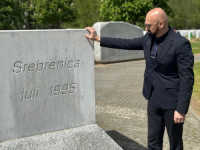 'DANAS NISAM SLUČAJNO OVDJE': Ramo Isak posjetio Srebrenicu, obišao mezarje i odao počast žrtvama genocida