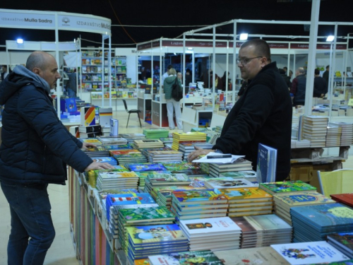 POD MOTOM 'RIJEČ': Otvoren 35. internacionalni sarajevski sajam knjiga i učila, učestvuje više od 150 izlagača