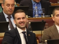MIODRAG STRUGAR RAVNO U METU: 'Spajićeva vlada će pasti kada Aleksandar Vučić to odluči, a rezolucija o Srebrenici mogla bi...' (AUDIO)