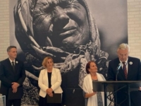 BOL SREBRENIČKE MAJKE PROLAMA SE SVIJETOM: Iskrivljeno lice Šuhre Malić s fotografije Almina Zrne predstavlja kolektivnu tugu nacije (FOTO)