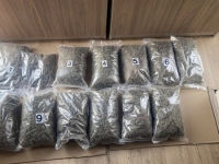 PRESRELI GA NA PUTU: Kod osamnestogodišnjaka pronađeno 40 kilograma marihuane
