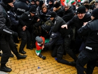 BLOKIRANE ULICE SOFIJE: Demonstranti pokušali da...