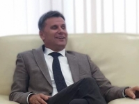 ŠERUJEM, NE ŠERUJEM: Fadil Novalić 'briljira' na Facebooku
