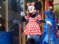 MODNA TRANSFORMACIJA: Disney na udaru kritika zbog novog dizajna haljine Minnie Mouse