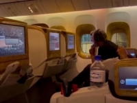 MUK U AVIONU ZA DUBAI: Pojavio se prvi snimak Đokovićevog povratka iz Melbournea ​(VIDEO)