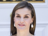 KRALJICA MODNE RECIKLAŽE: Letizia u 45 godina staroj kombinaciji svekrve Sofije (FOTO)