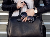 SVAKA ŽENA IMA BAREM JEDNU: Crna torba je nosiva u baš svim prilikama (FOTO)
