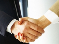 MADA GA IZBJEGAVAMO U POSLJEDNJE VRIJEME: Kako je i zašto nastalo rukovanje?