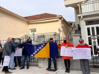 PROTESTI ZA BOSNU I HERCEGOVINU U PODGORICI: 'Ako padne Bosna, neće biti ni Crne Gore' (FOTO, VIDEO)