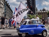 VALJA NAUČITI ŽIVJETI SA VIRUSOM: U Britaniji se ukida većina mjera, neće biti maski, covid-potvrda, izolacije zaraženih...