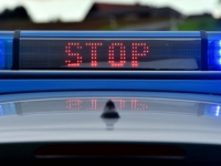 POLICIJA ZAUSTAVILA SUMNJIV AUTOMOBIL: Kada su otvorili prtljažnik - uslijedio je šok...