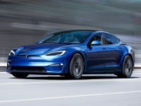 VLASNICI ĆE BITI OBAVIJEŠTENI E-MAILOM: Pola miliona Tesli mora na servis