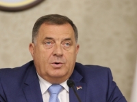 DODIK NA PROSLAVU NEUSTAVNOG DANA RS-a POZVAO FRANCUSKE RADIKALE: Na pozivu grb Bosne i Hercegovine (FOTO)