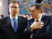 MILE ĆE OSTATI SAM: Vučić bira između podrške Dodiku i sankcija koje prijete njegovom bratu i Vulinu
