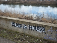 ZLO U TUKOVIMA: Novi neonacistički i desničarski grafiti u Prijedoru (FOTO)