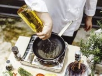 IMAJTE U VIDU: Ako koristite isto ulje za prženje više puta...