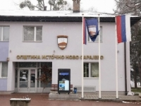 ISPRAVKA TEKSTA: U Istočnom Sarajevu na lokalnim institucijama već mjesecima nema zastave države BiH