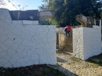 PROMPTNO UKLONJENI SRAMNI GRAFITI: Gradonačelnik Mostara osudio skrnavljenje Partizanskog groblja