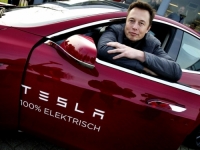 MILIJARDER ELON MUSK RUŠI SVE REKORDE: Tesla je u 2021. prodala više automobila nego što je...