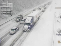 NOVO NEVRIJEME U SAD: Otkazane stotine letova, zatvorene škole i vlada