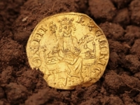 NAPRAVLJEN OD ZLATA, PORIJEKLOM IZ AFRIKE: Novčić kralja Henrija III prodat za NEVJEROVATAN IZNOS