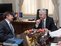 NOVA RUNDA PREGOVORA OKO IZBORNOG ZAKONA: Kupovina vremena za Dodika?