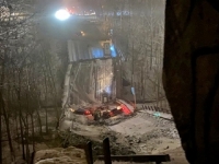 DRAMA U PITTSBURGHU: Srušio se most, autobus ostao visjeti, ima povrijeđenih (FOTO)