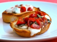 AKO STE SPAVALI MALO DUŽE: Napravite već ovo jutro pizza bruschette