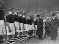 AKO SLABO POZNAJETE ENGLESKI FUDBAL MISLITE I DA JE MANCHESTER CITY 'VJEŠTAČKI KLUB': Pogledajte snimak njihove pobjedničke parade iz 1934. godine (VIDEO)